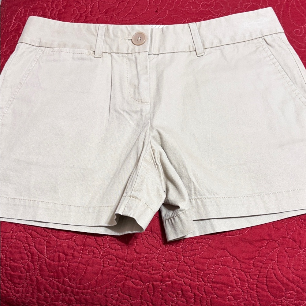 NWOT Loft Light Khaki/Beige Short Shorts Size 00